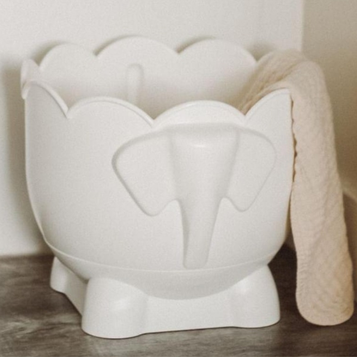 Bath Buddy — the bath toy organizer that drains itself