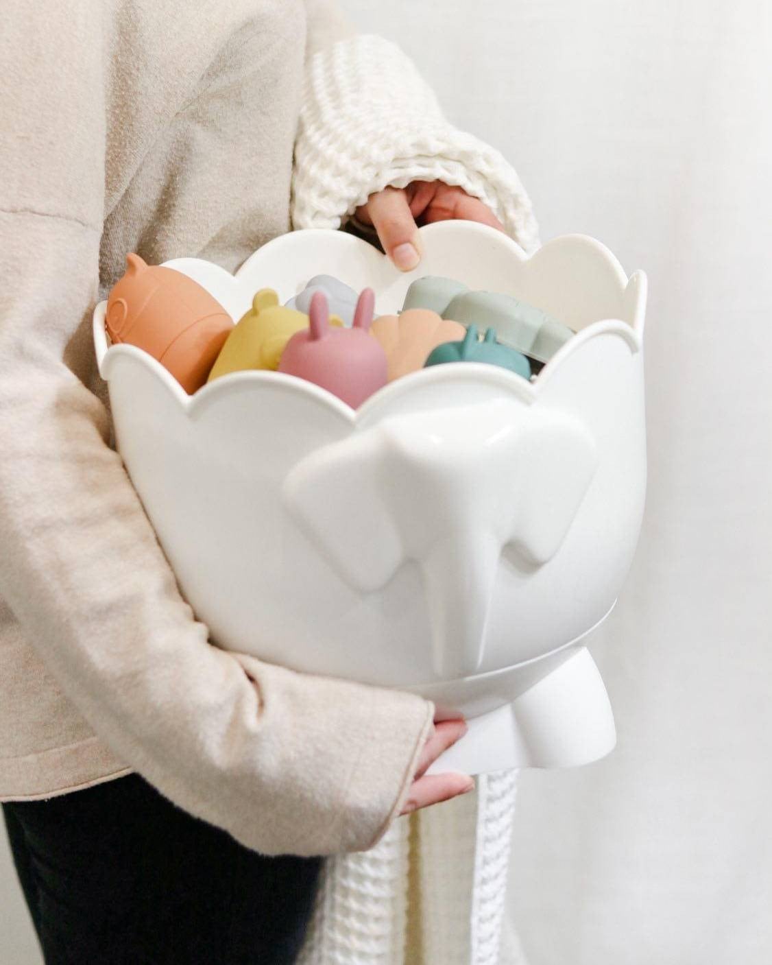 Bath Buddy — the bath toy organizer that drains itself